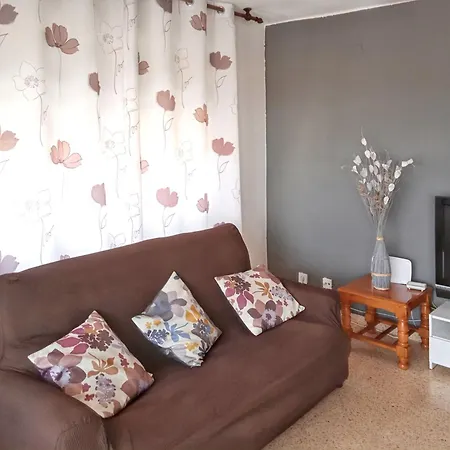 Spacious In With Mountain View